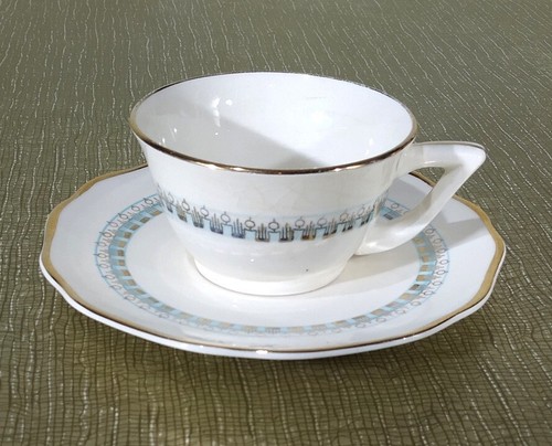 Tasse soucoupe la - et, de