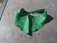 plastron  foulard  defile    militaire  vert              (tp 4)