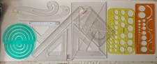 Gros lot de materiel de dessin, equerres, regles ,courbes et gabarits