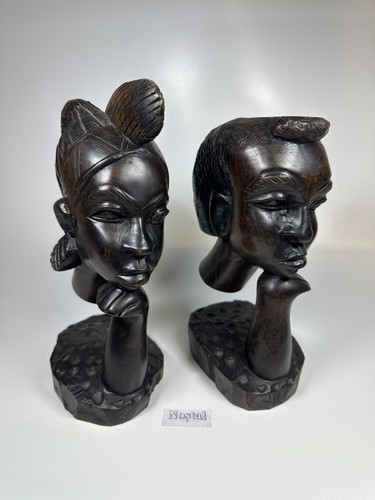 Têtes africaines sculptées