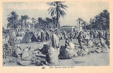 CPA ALGERIE MARCHE DANS LE SUD