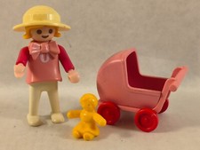 sympa enfant  avec poussette