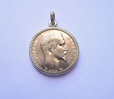 Pendentif porte-pièce ciselé