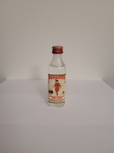 Old vintage beefeater london - beefeater,
