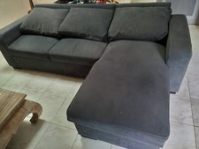 canape d'angle gris        2.38 par .84 et banquette avant .78 par 1.60