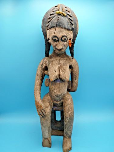 Ancienne statue maternité