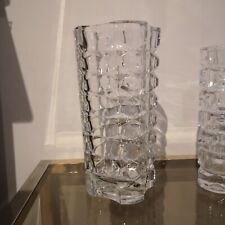 vase triangle verre taillé