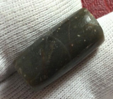 Ancienne perle cylindre pierre colorée à identifier