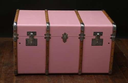 Malle courrier cintrée rose