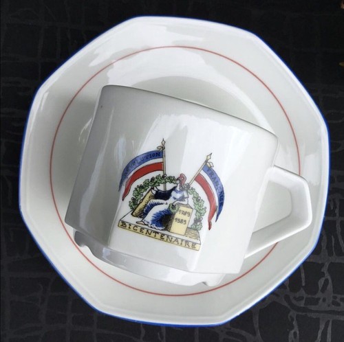 Tasse bicentenaire la - du,