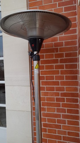 Parasol chauffant électrique