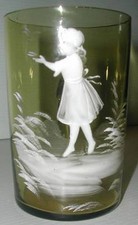 * VERRE DIT MARY GREGORY EMAILLE D'UNE SCENE ENFANTINE PARFAIT ETAT 19ème S VERT