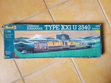 MAQUETTE REVELL GERMAN SUBMARINE TYPE XXI U 2540 WITH INTERIOR SOUS MARIN  