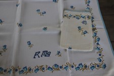 serviette de toilette + gant vintage ,monogramme R.M , brodé ,beau linge ancien