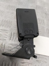 Attache ceinture arriere