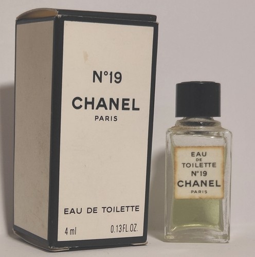 Chanel eau de toilette - n°19, chanel.