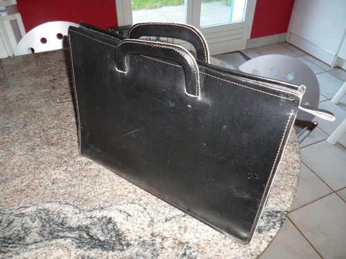 Valisette cuir noire a - en,