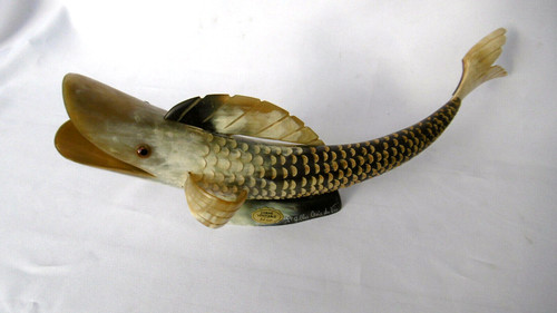 Grand poisson sculpté - sculpté, en