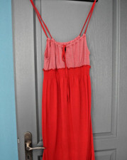 Une robe d'été lègère de couleur rouge pour femme taille L comme neuve
