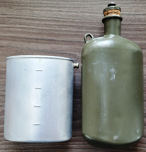 Ancienne gourde militaire