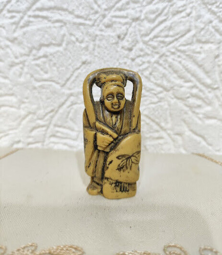 124 miniature figurine - 124,