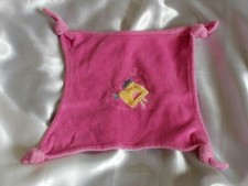 Doudou plat rose, broderie poule, Bébérêve, Casino
