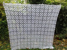 Dessus de lit ou rideau ou