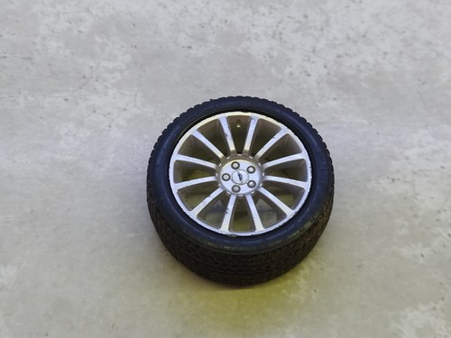 Roue avant aston - roue,