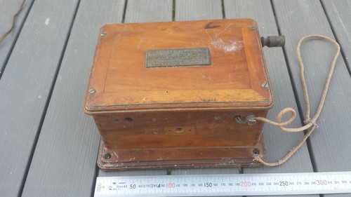 Ancien téléphone bois à - téléphone,