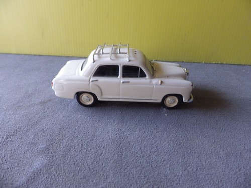 Epave mercedes 180 - ,