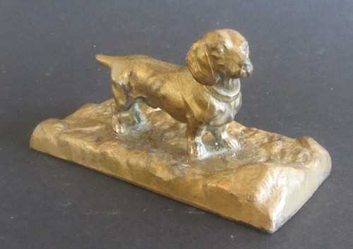 Sujet regule chien teckel - en,