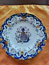 Assiette murale signée