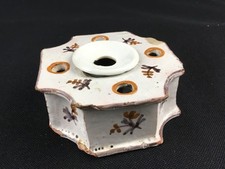 Encrier faïence XVIII ème décor fleurs, Nevers ?