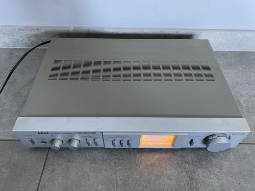 Stereo integrated amplifier