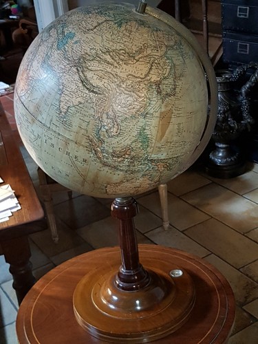 Rare important globe terrestre