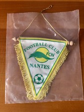 Fanion 80-90’s FC Nantes vert jaune et blanc franges dorées neuf sous blister.