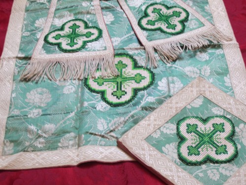 Pour chasuble verte fleurs - chasuble, à