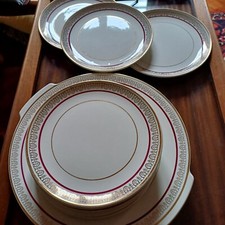 12 Assiettes A Dessert Et Un