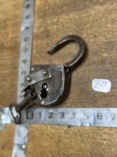 n° 20 ANCIEN Cadenas AVEC CLÉ ,clef , serrure , clés, padlock former.