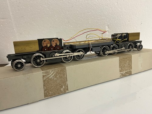 Modelisme chassis moteur - chassis,