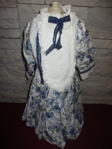 Robe pour poupee - pour, ancienne