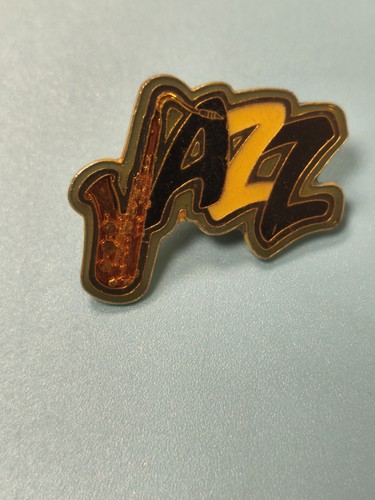 Pin vintage jazz saxophone - pin's,