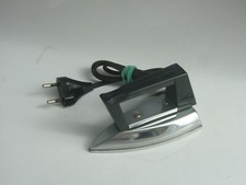 petit fer à repasser  JOLUX  enfant dînette 