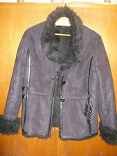 veste noire   fourrée    T 4