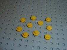 10 x LEGO Yellow Plates Round