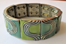 Bracelet élastique couleur argent maillons émaux vert superbe bijou vintage 5804