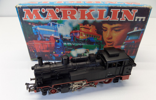 Locomotive train miniature - locomotive,