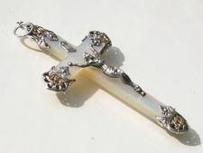 BEAU PENDENTIF / CROIX