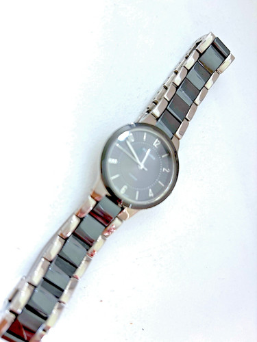 Montre femme mode - neuve, titane