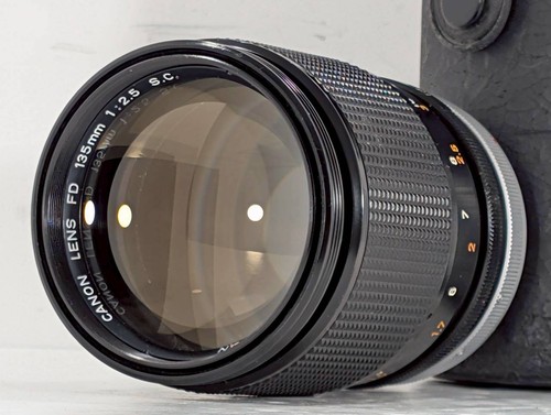 Canon 135mm 5 s - f/2.5, s.c